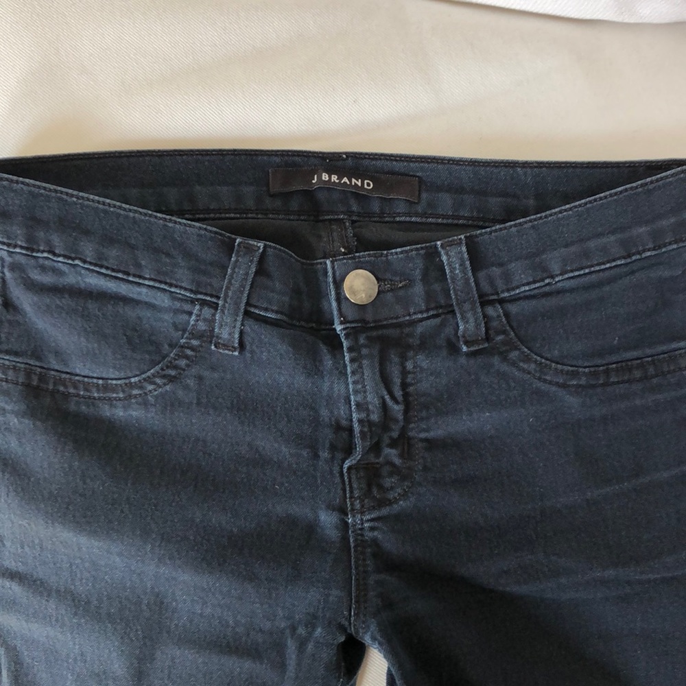 J brand super skinny jeggings in pitch, size 26. - Picture 5 of 5